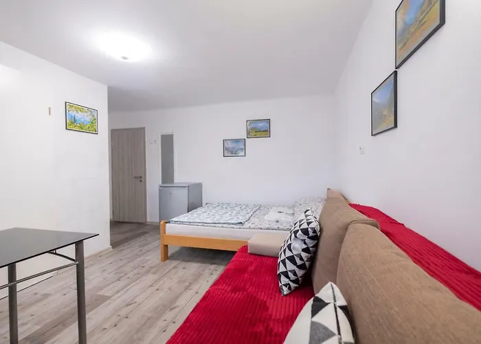 Southwest 2 Semi-basement Apartman